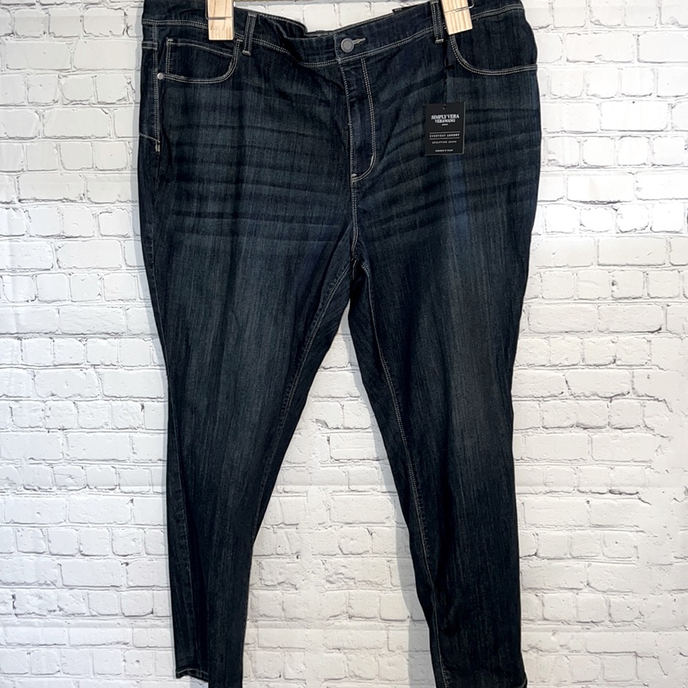 24W Skinny jean by Simply Vera Vera Wang. Mid rise. Dark blue.